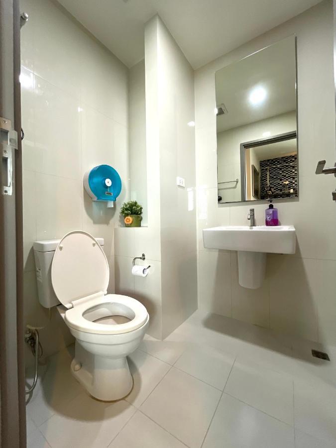 The Base Deluxe Kingsize Apartment Pattaya Exterior photo