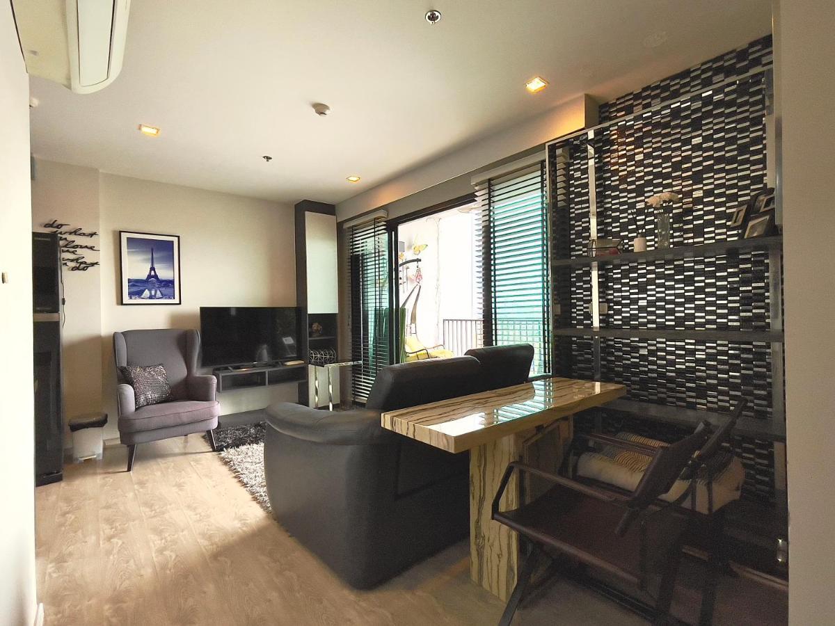 The Base Deluxe Kingsize Apartment Pattaya Exterior photo